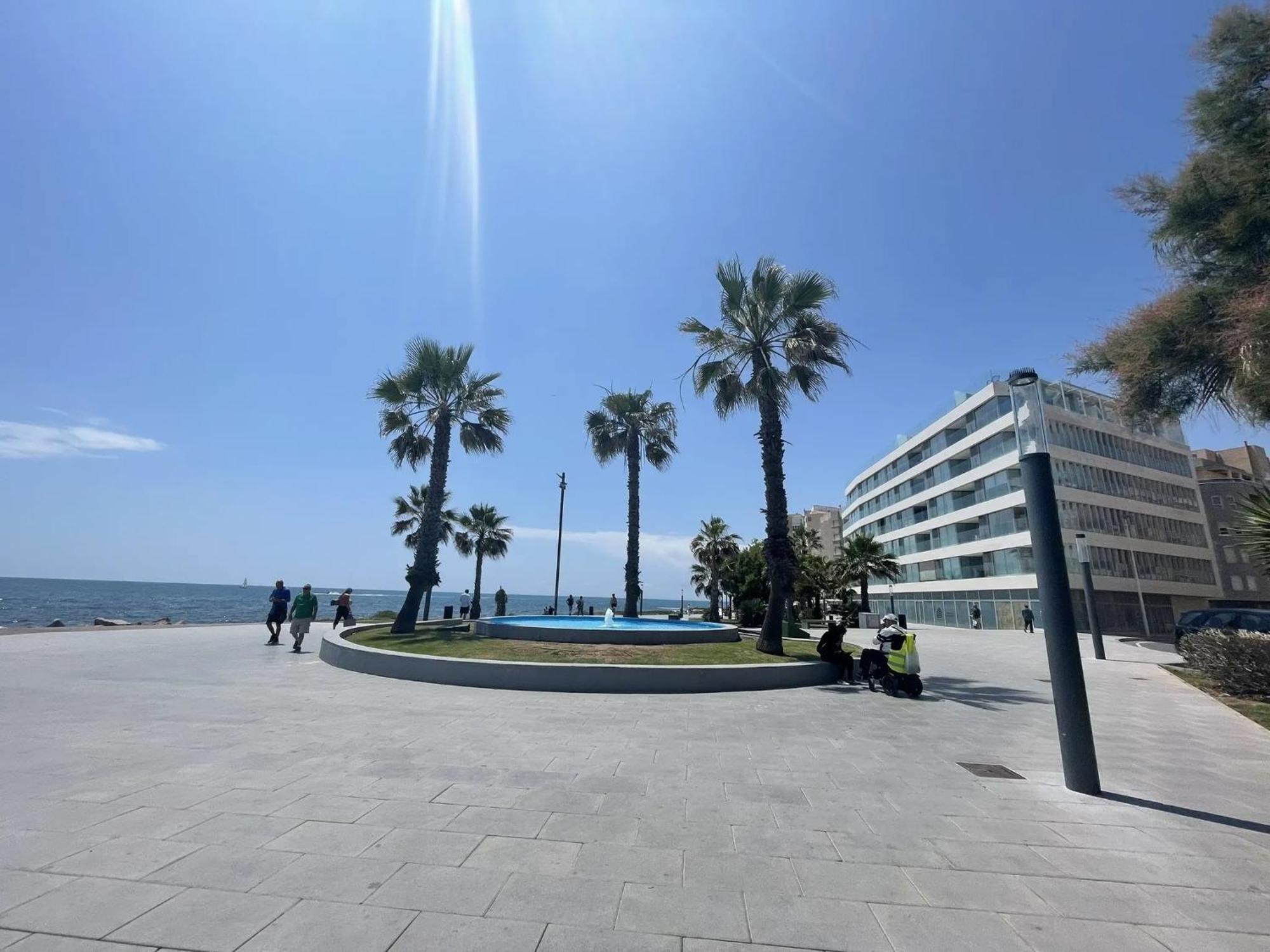 Amazing Penthouse On The Beach, Sea Views, Wifi, Airconditioning And Parking Torrevieja Buitenkant foto